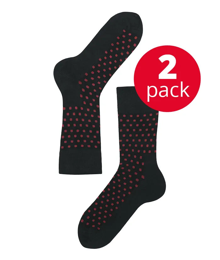 Think About Socken mit roten Punkten